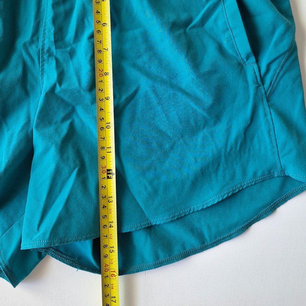 Under Armor Turquoise Exercise Shorts - Picture 3 of 4